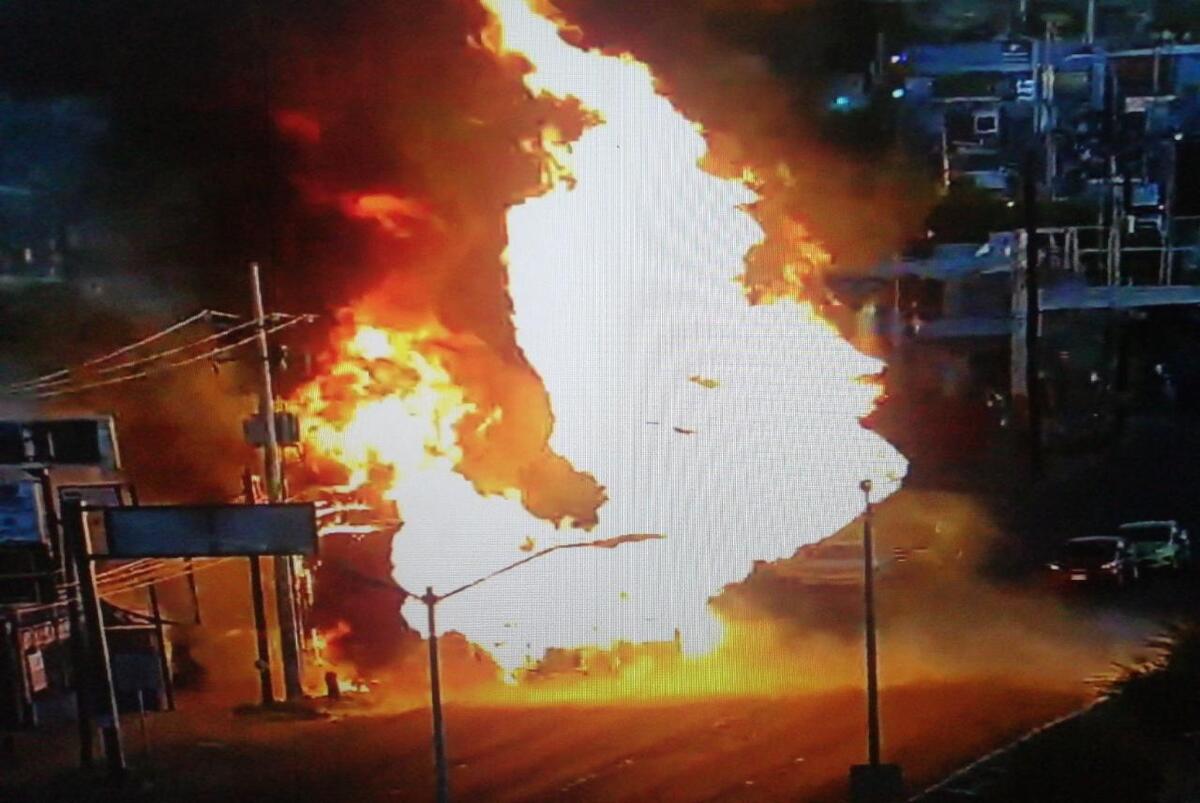 Explosión de pipa en Hermosillo. (Especial)