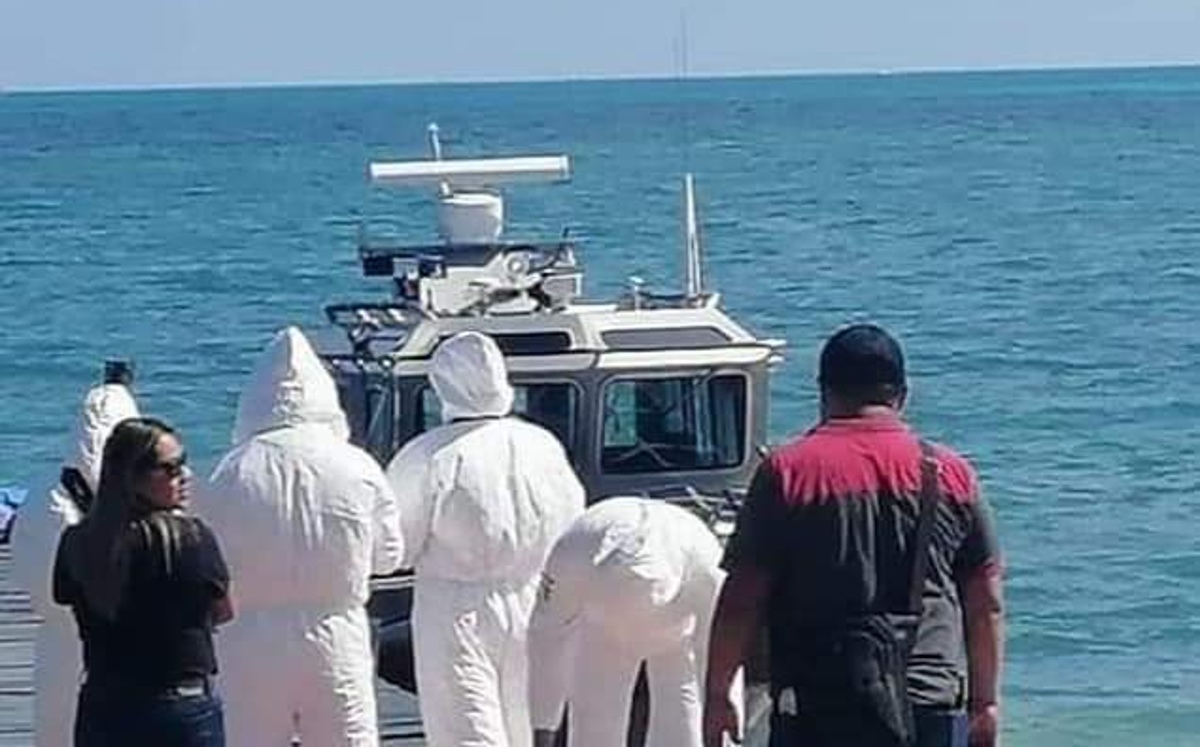 Los pescadores fueron localizados en una lancha en Isla Mujeres. | Especial