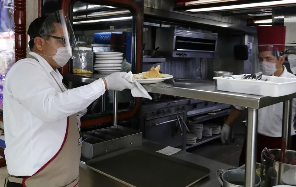 STPS vigilará que trabajadores en servicios turísticos no estén subcontratados