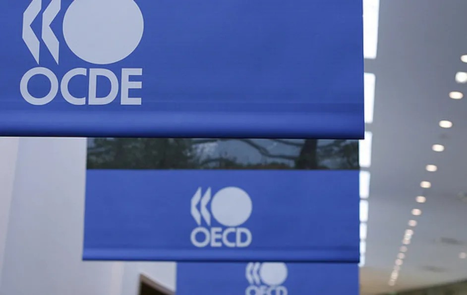 Tasa de desempleo de la OCDE permanece en mínimo histórico de 4.9% en octubre de 2022