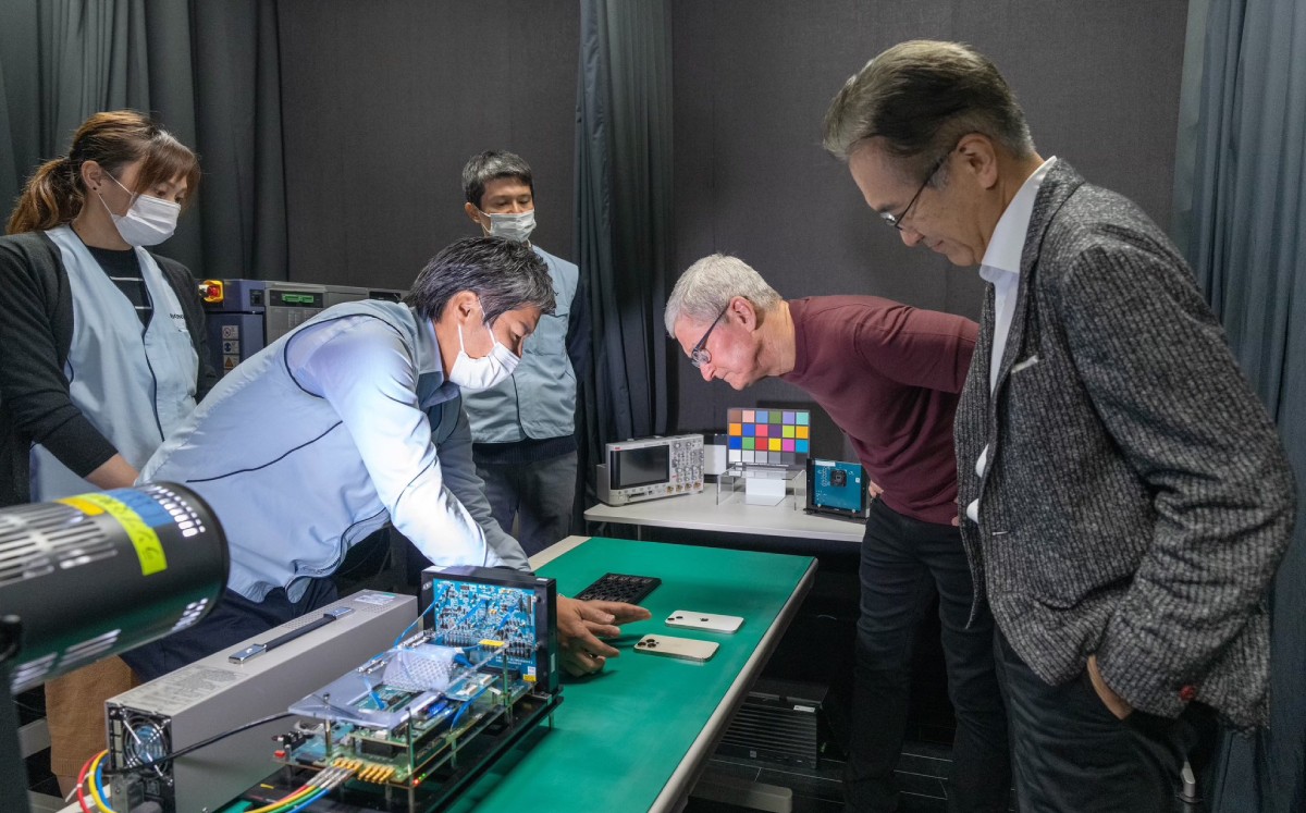 Tim Cook se encuentra en una gira de proveedores por Japón. Foto: (Especial)