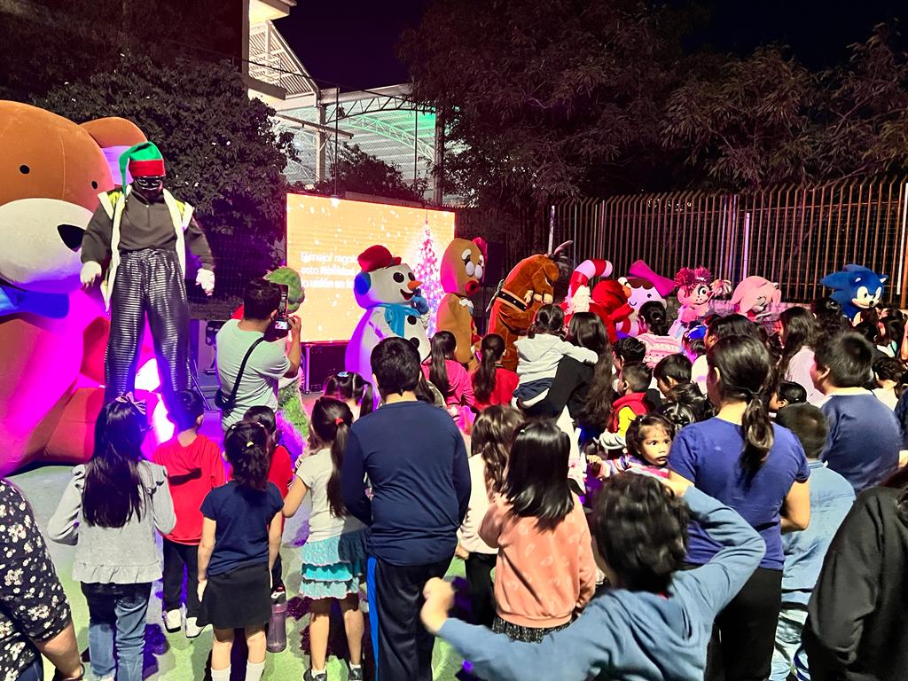 Los asistentes pueden disfrutar de espectáculos infantiles con personajes como Santa Claus, Frozen, El Grinch, entre otros | Especial