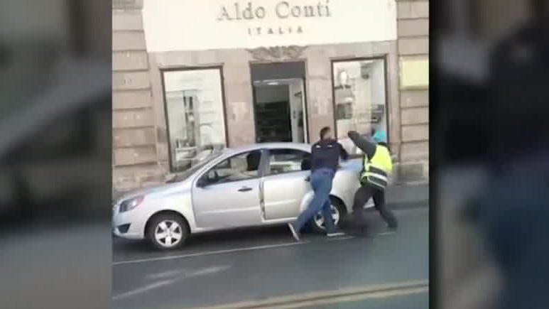Automovilista agrede a policía de tránsito en Morelia, Michoacán