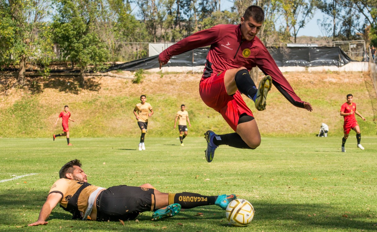 Leones Negros recibió a Dorados en La Primavera (Twitter @LeonesNegrosCF)