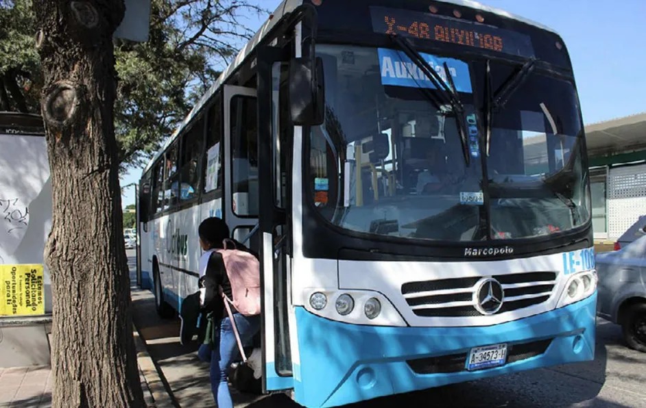 Alza en insumos lleva a revisar tarifas del transporte público en León