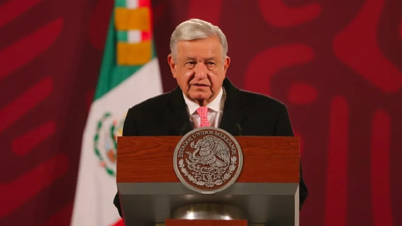 AMLO celebra aprobación de 12 días de vacaciones continuos para trabajadores