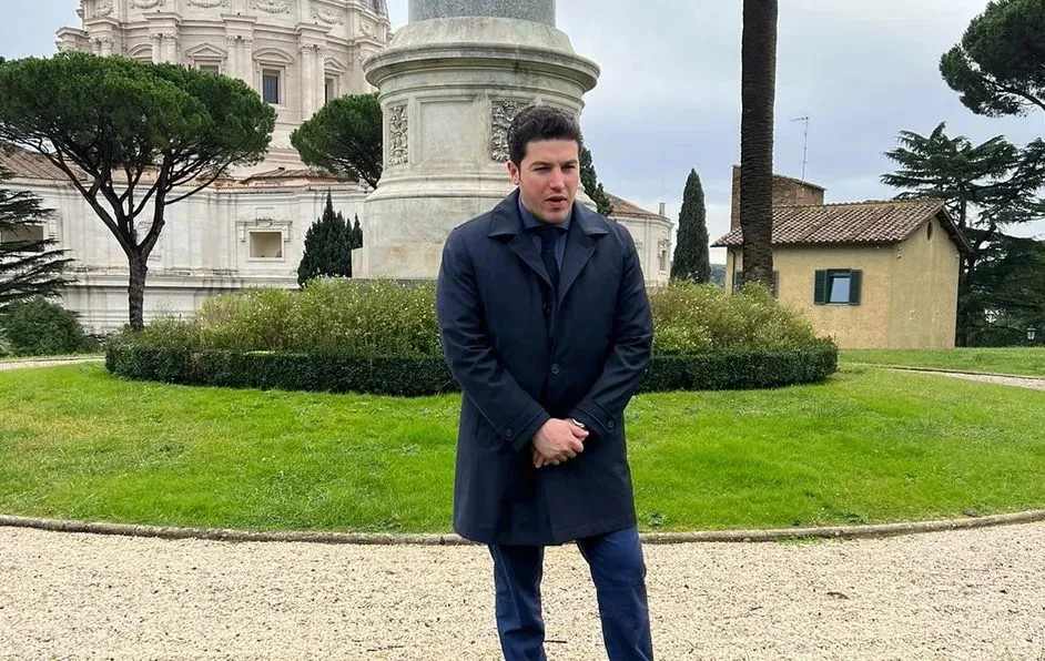 Samuel García visita planta de Fiat en Italia