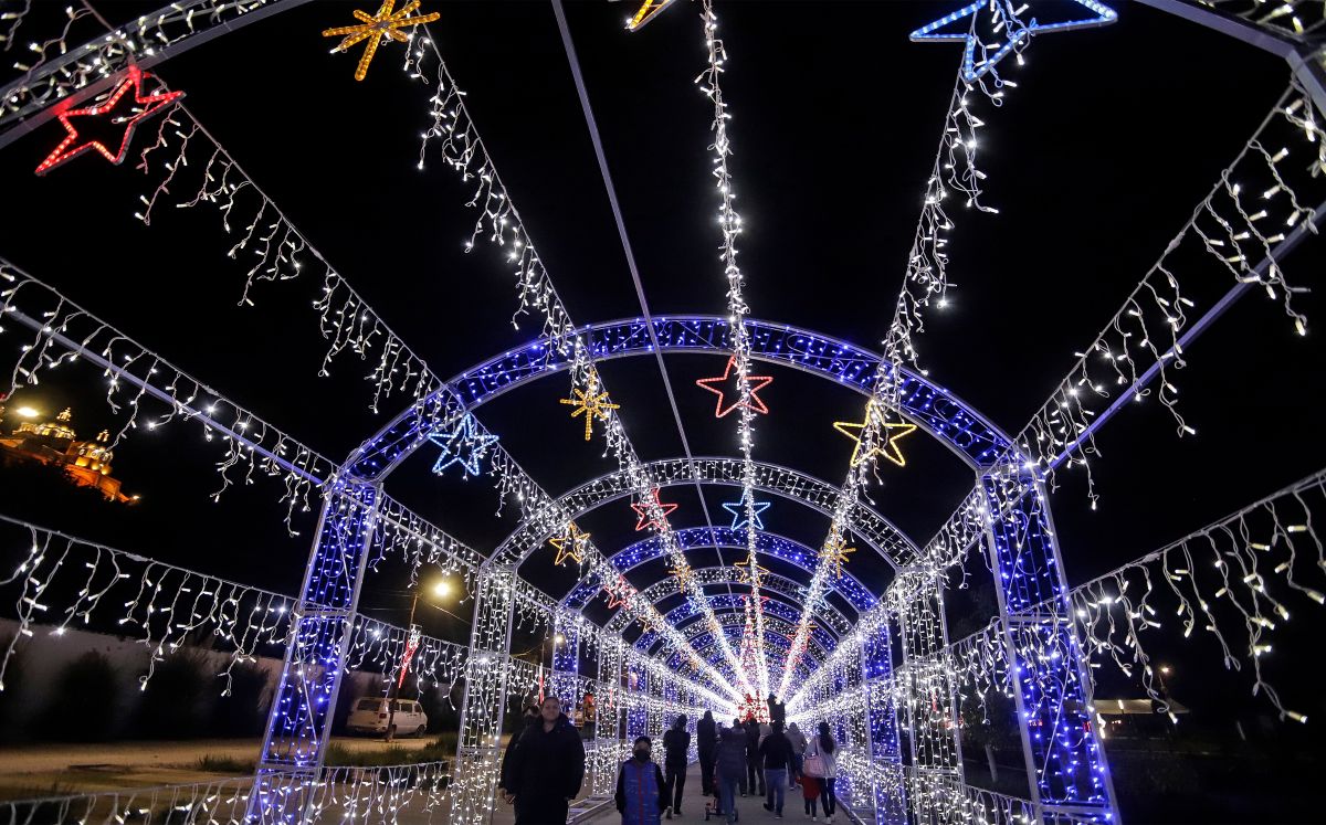Iluminación alusiva de Navidad en San Andrés Cholula | Agencia Enfoque
