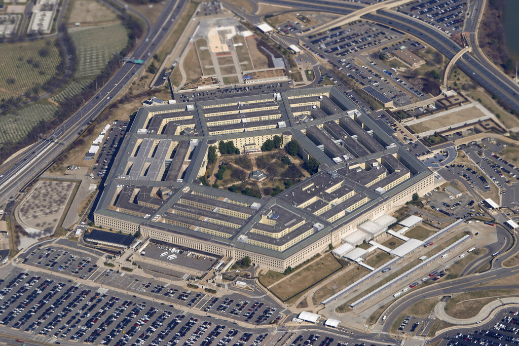 El Pentágono, visto desde el avión presidencial, en Washington. (AP)