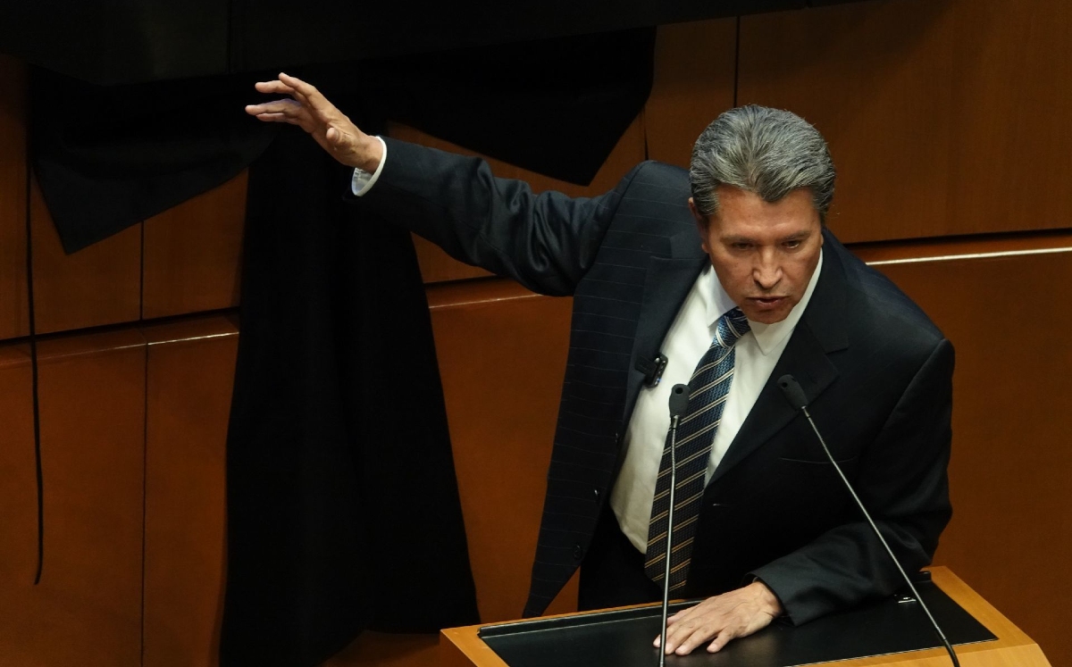 El senador de Morena, Ricardo Monreal, en su intervención en tribuan. | Cuartoscuro