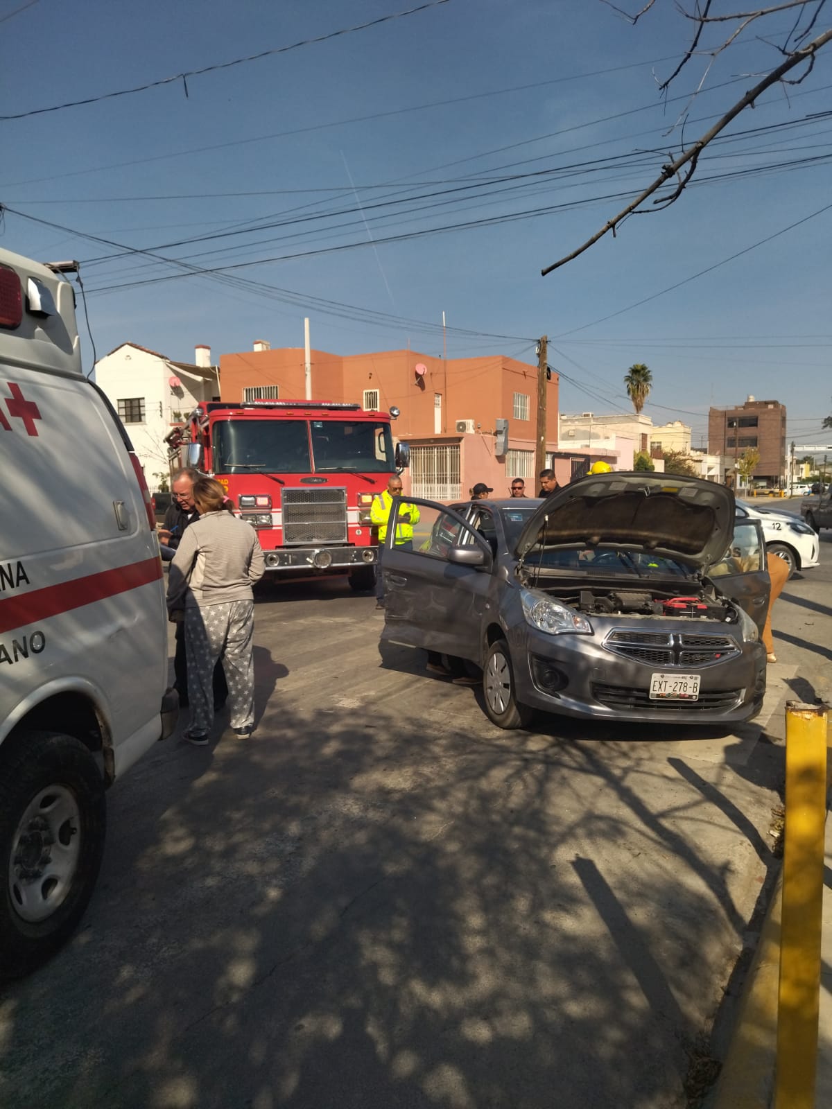 Una joven de 20 años que viajaba en compañía de su madre quien conducía el auto, resultó con lesiones. | Especial