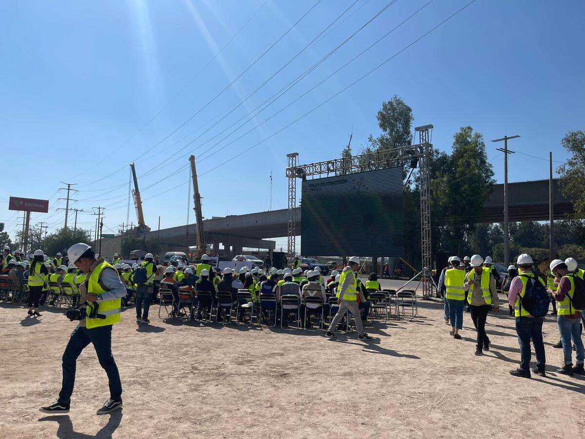 Dieron el banderazo de arranque de obras de la Línea 4 del Tren Ligero. (Karla Rodríguez)