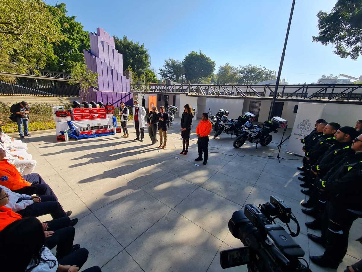 Entregan motocicletas a Servicios Médicos Municipales de Guadalajara. (Juan Carlos Munguía)