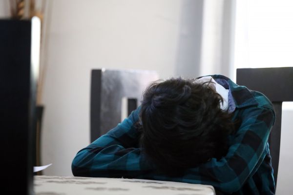 Refiere el coordinador de la Unidad de Urgencias Psicológicas de la UANL, que el fin del año se presta para revivir historias tristes de periodos ante