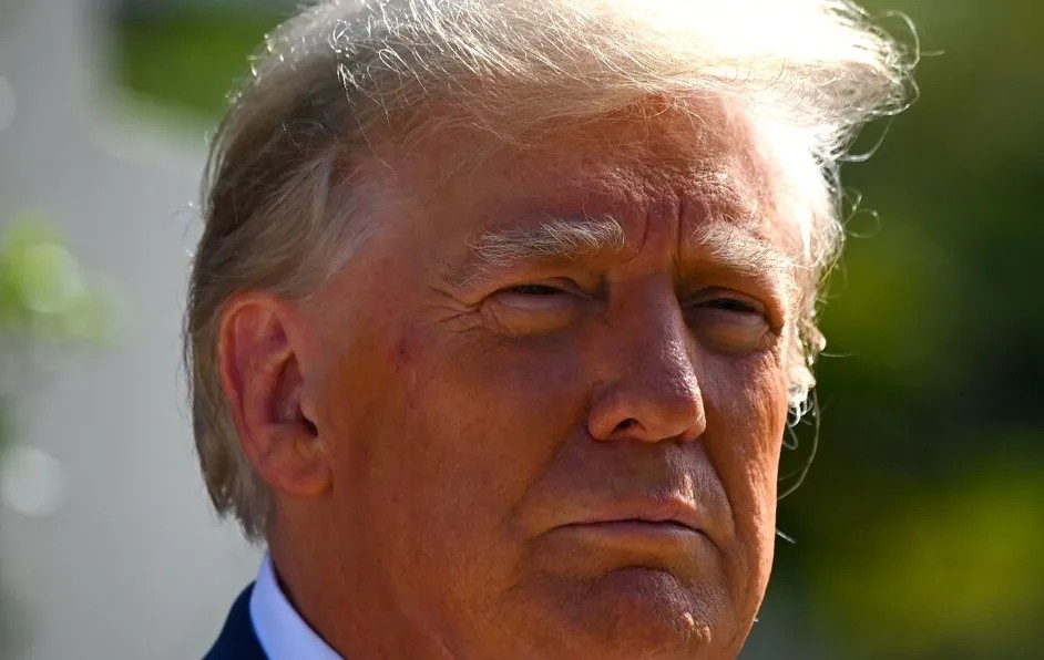 Comité recomienda imputar a Trump por asalto al Capitolio