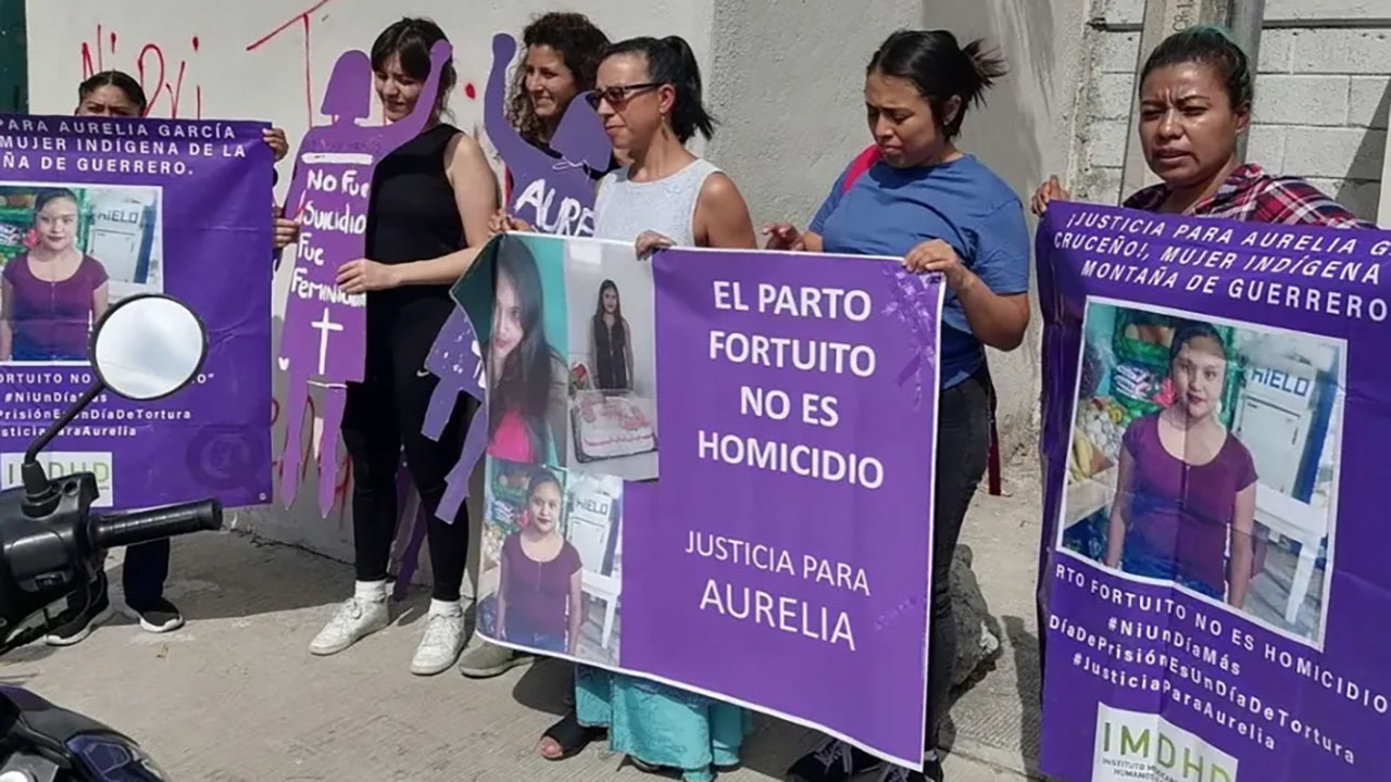 Piden justicia para Aurelia en Guerrero; lleva 3 años en prisión preventiva tras parto fortuito