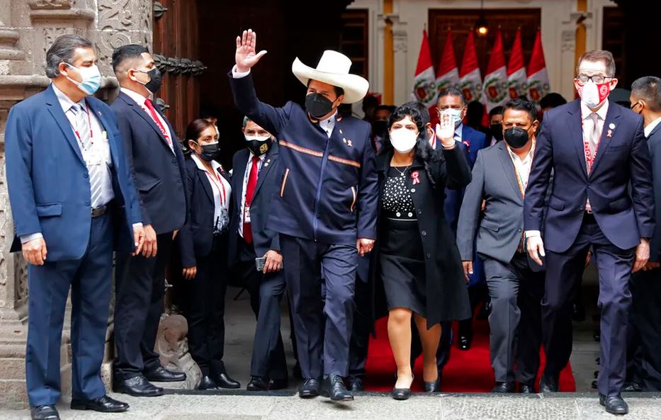 Crisis en Perú: Familia de Pedro Castillo vuela a México tras asilo político