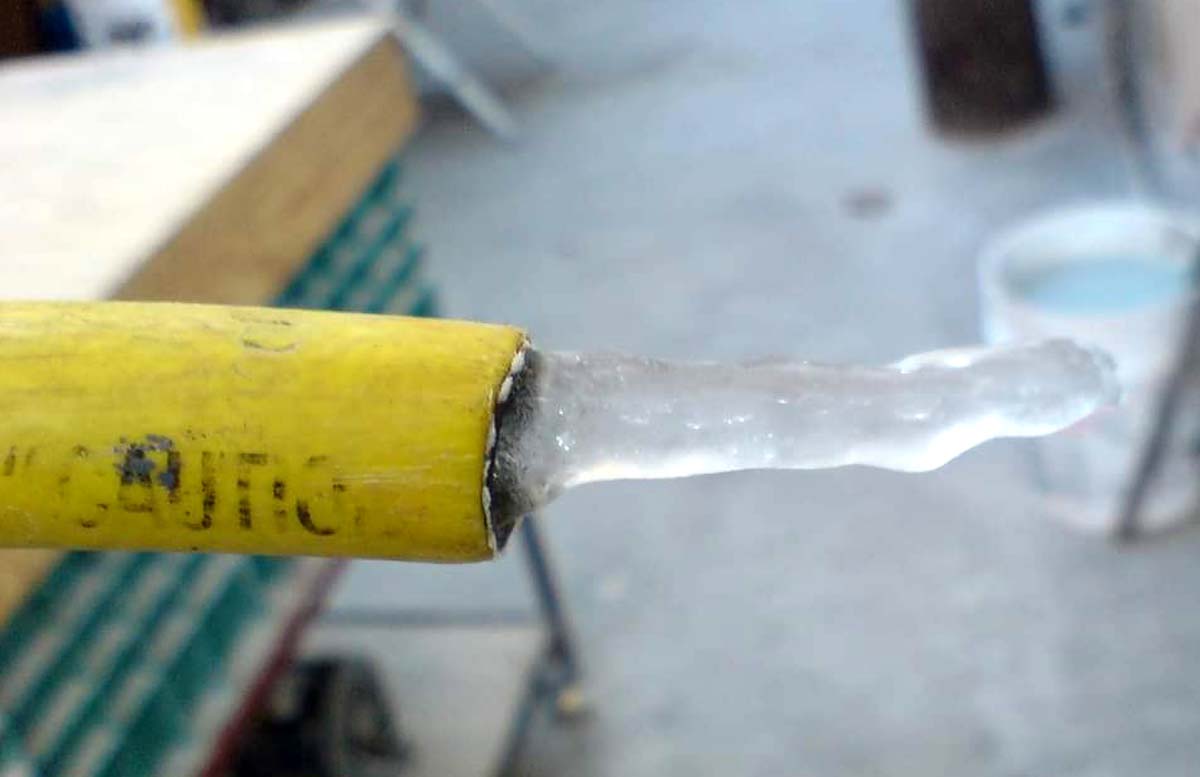 Tuberías de PVC o cobre son más propensas a reventar. (Cortesía Facebook)