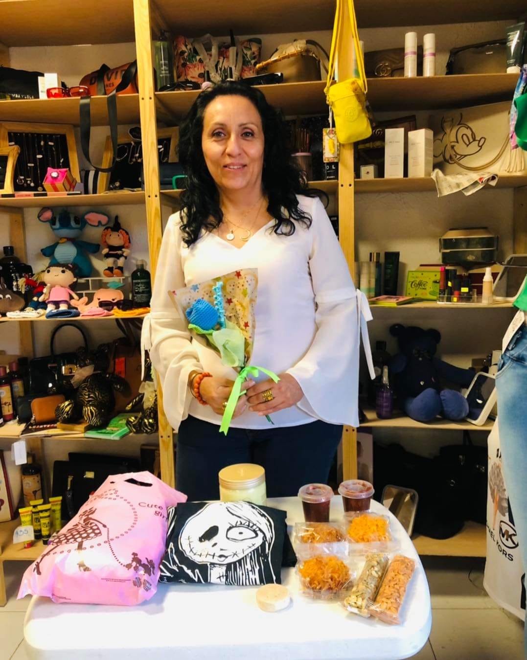 Emprendedoras indican que en promedio la compra de regalos en Pachuca va de los 300 a los mil pesos (Elizabeth Hernández)
