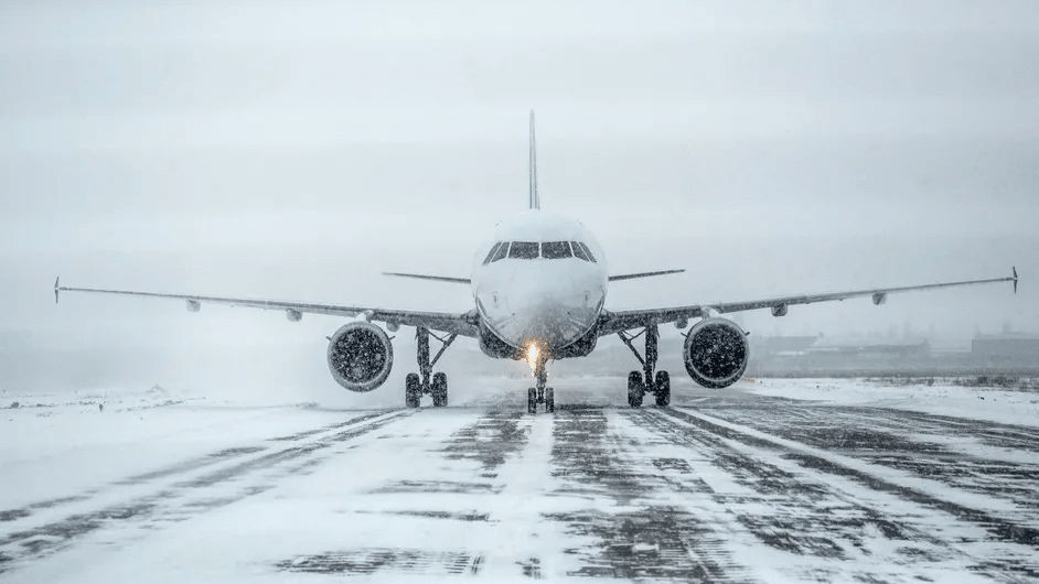 Más de mil 800 vuelos en EU han sido cancelados por tormenta invernal
