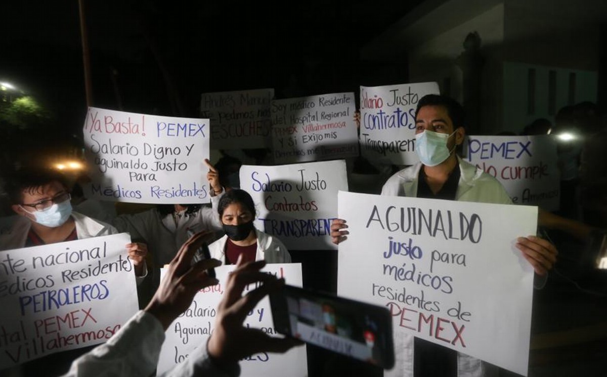 En Tabasco residentes de Pemex exigen aguinaldo completo/ Jorge Carballo