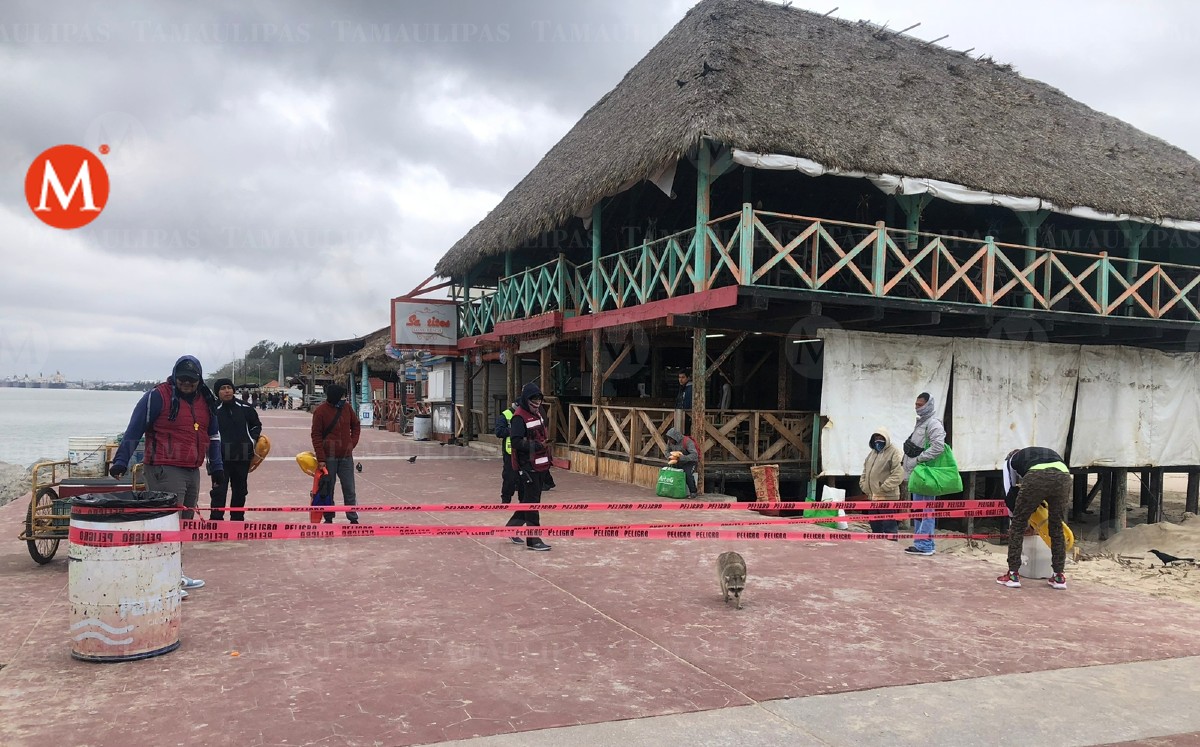 Cierran escolleras de Playa Miramar por frente frío. (Anahy Meza)