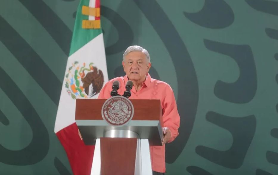 Ministra Yasmín Esquivel debe aclarar plagio de tesis; Poder Judicial tiene que actuar: AMLO
