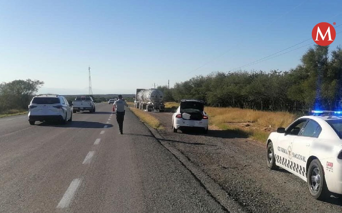 Cierran carretera Victoria-Matamoros por derrame de combustible, tras accidente de pipa. (@SSP_GobTam)