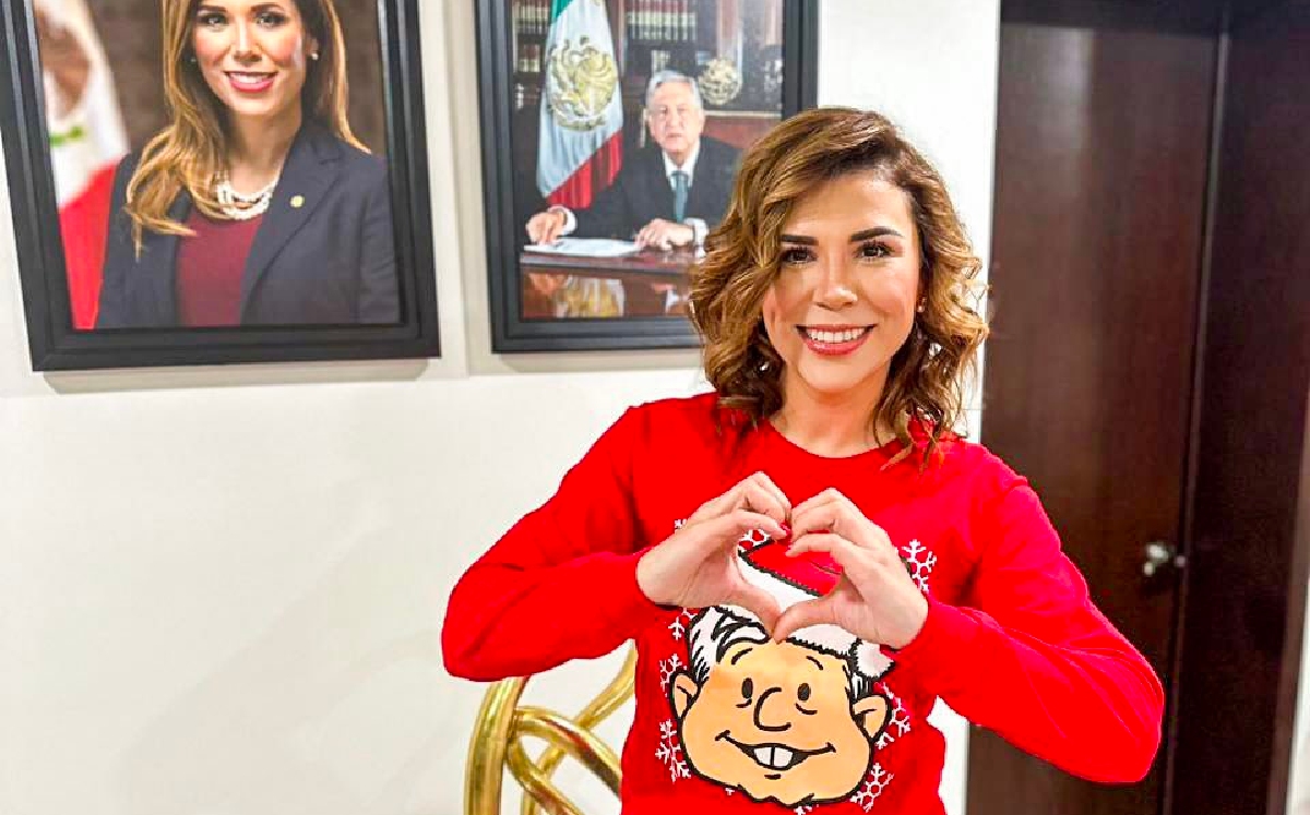 La gobernador a de Baja California presumió su sudadera navideña favorita. | @MarinadelPilar
