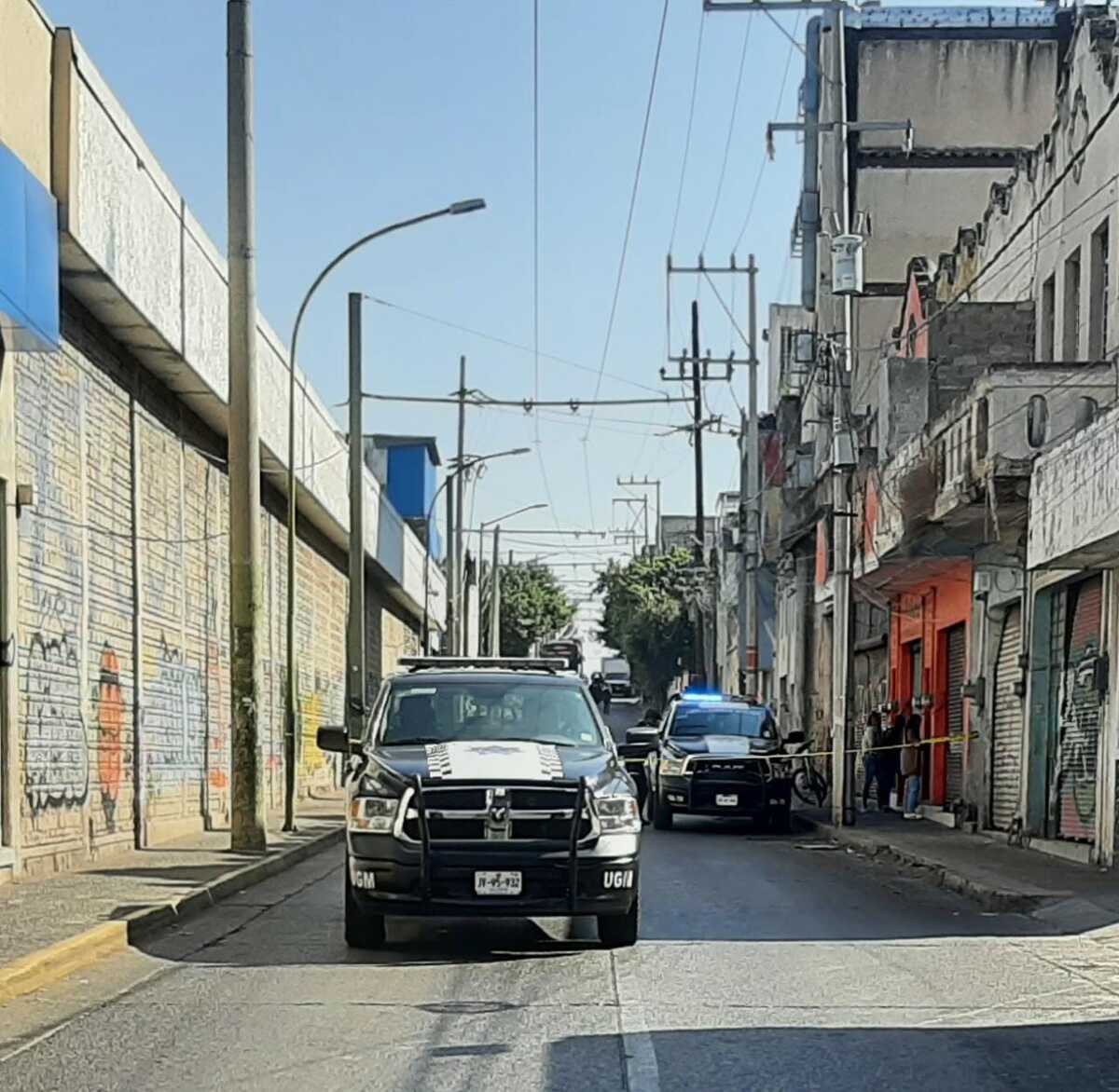 Fue un indigente quien hizo el hallazgo sobre la calle Industria. (Juan Munguía)