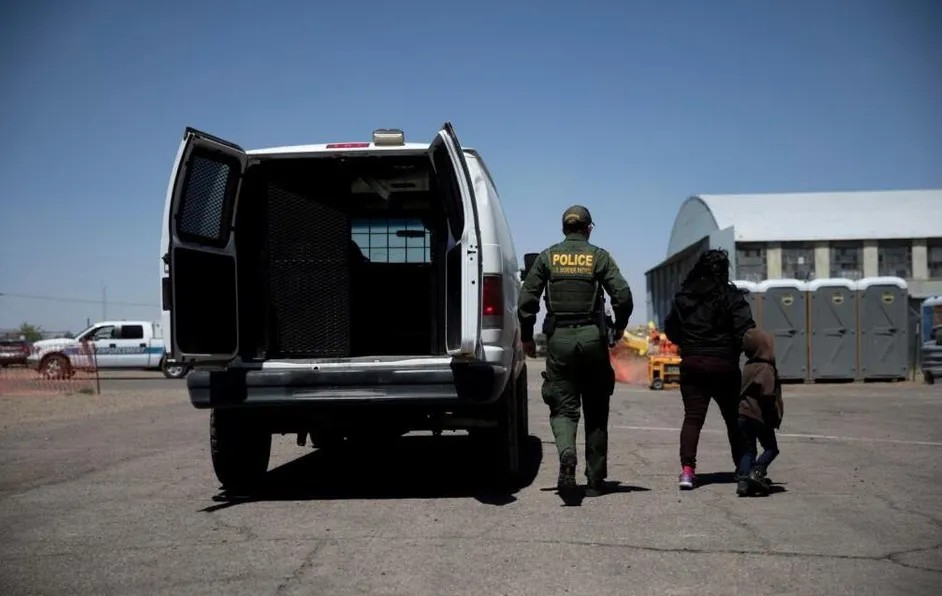 Senador de EU impulsa ley contra túneles ilícitos en frontera con México