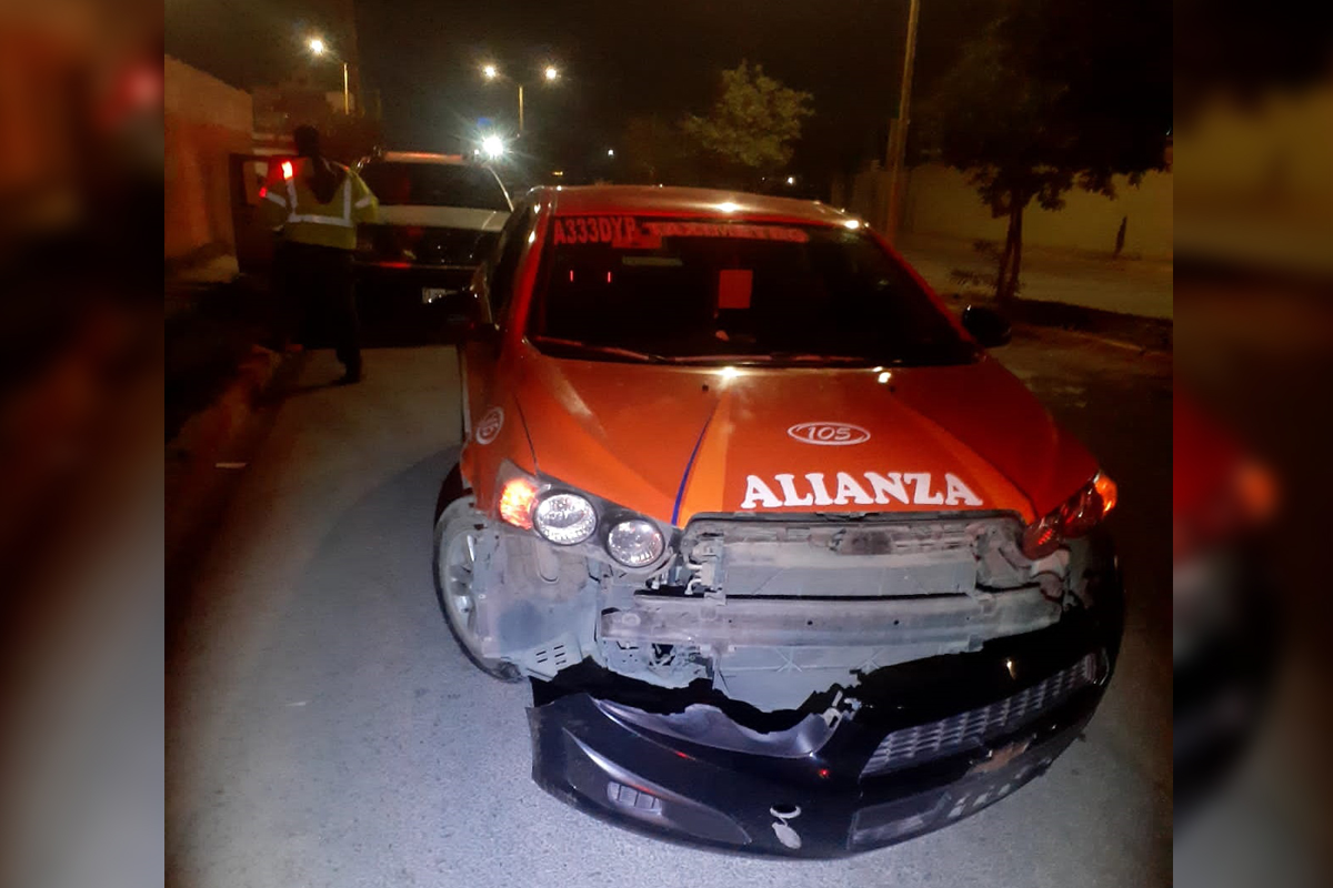 Taxista choca a camioneta en el Periférico de Lerdo; daños materiales fueron de 30 mil pesos. | Especial