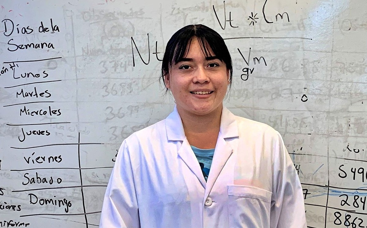 Premian a estudiante del TecNM por siembra de 100 mil semillas de ostión japonés. | Especial
