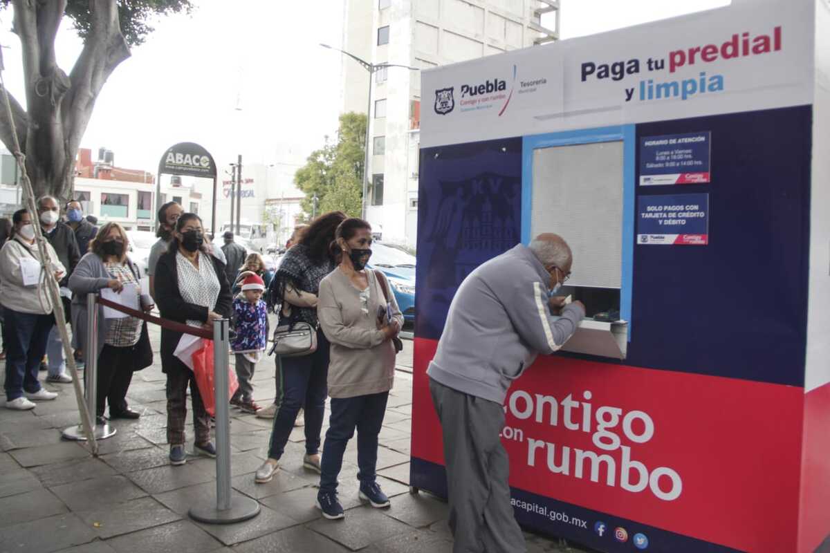 En Puebla, registran largas filas para pago del predial 2023 | Melanie Torres