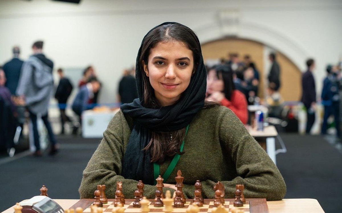 Ajedrecista iraní compite sin hiyab en el Mundial en Kazajistán (Instagram @saraa_khadem)