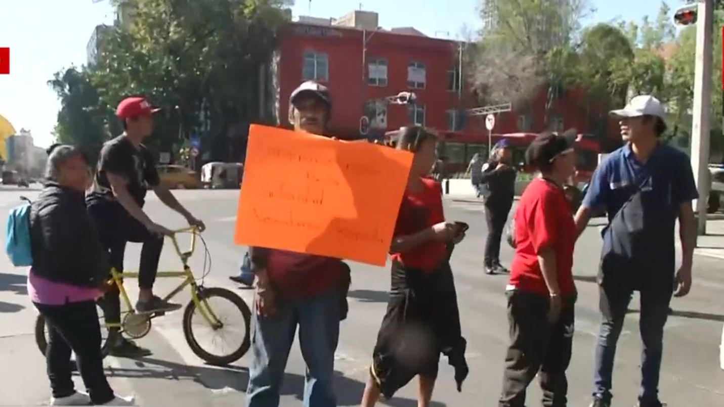 Protestan limpiaparabrisas en Cdmx, piden que no se les retire del lugar donde viven