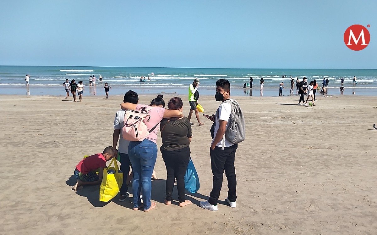 Turistas llegan a playa Miramar en vacaciones decembrinas. (Pablo Reyes)