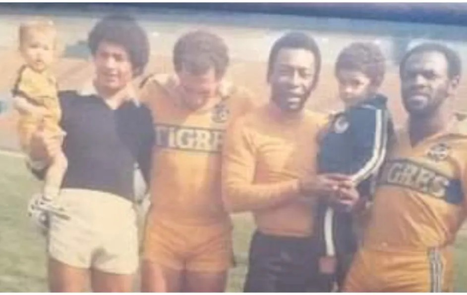 "Para mí sigue siendo el mejor del mundo", dice Mateo Bravo, ex futbolista que compartió con Pelé