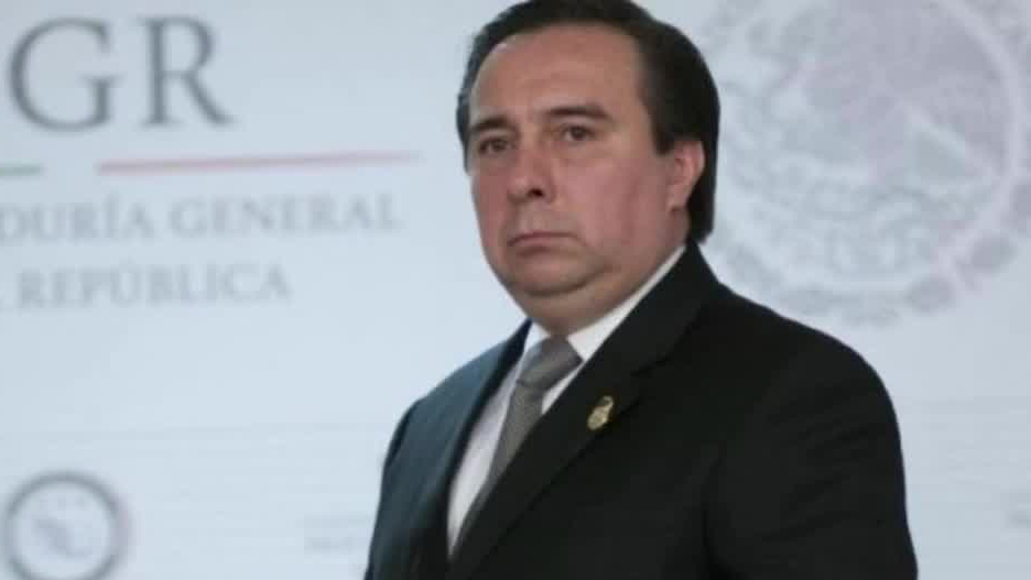 Tribunal rechaza amparar a Tomás Zerón y deja viva orden de aprehensión