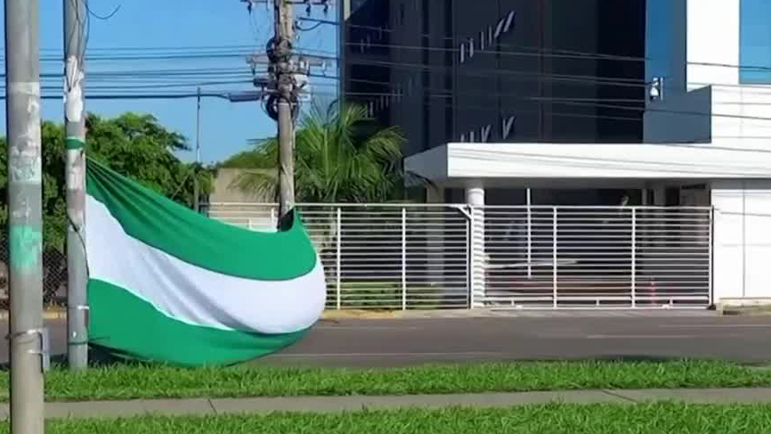 En bolivia, manifestantes cierran carreteras por la detención de Luis Fernando Camacho