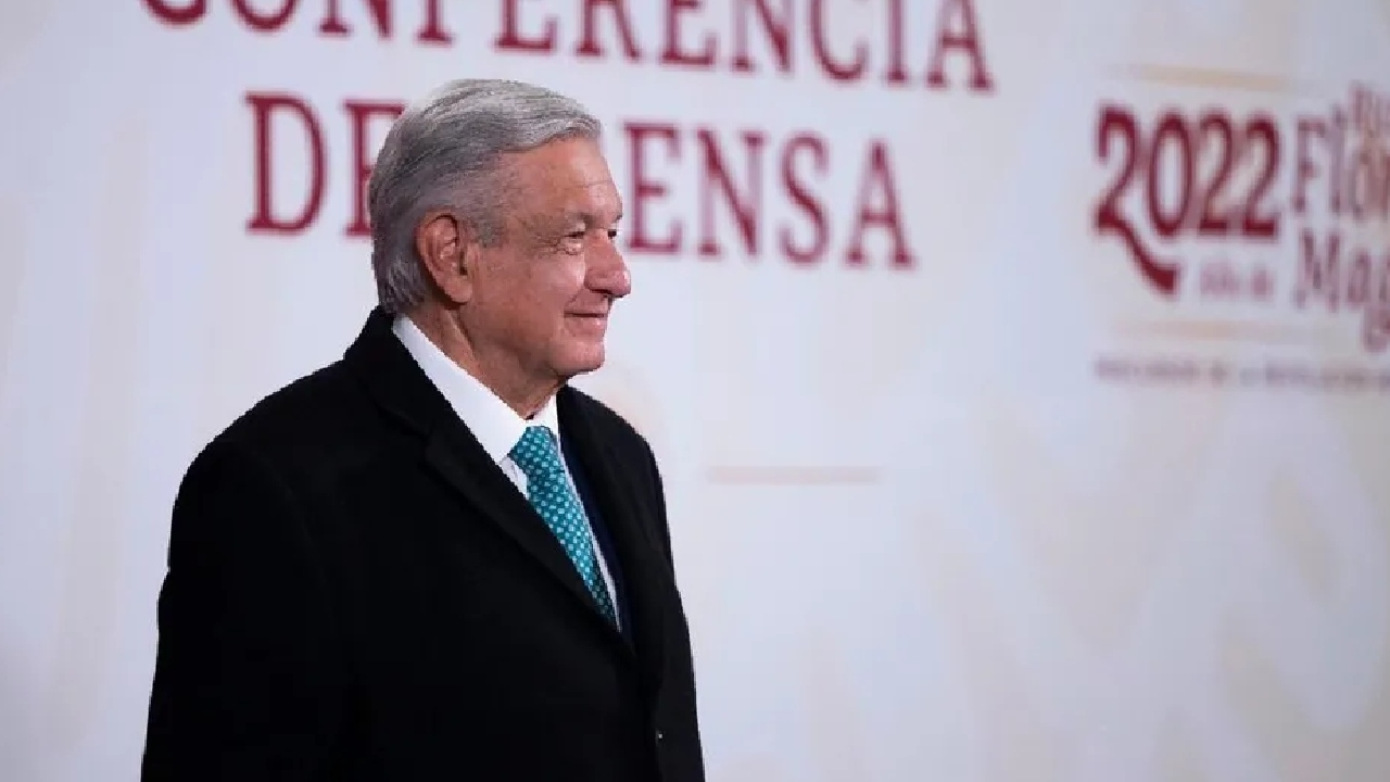 Nos vamos a estar subiendo al Tren Interurbano en un año: AMLO