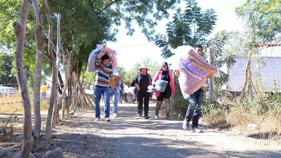 En Sinaloa, entregan 12 mil apoyos invernales por Navidad