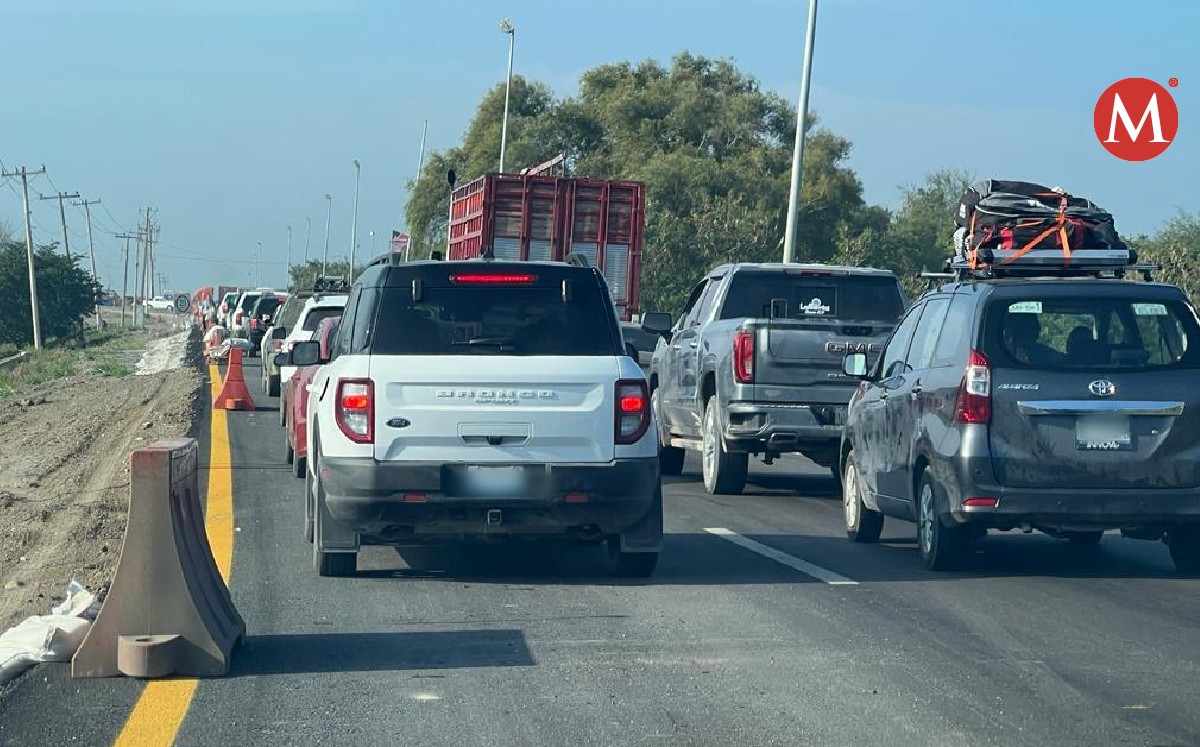 Salen vacacionistas zona sur de Tamaulipas; saturan carretera. (Anahy Meza)