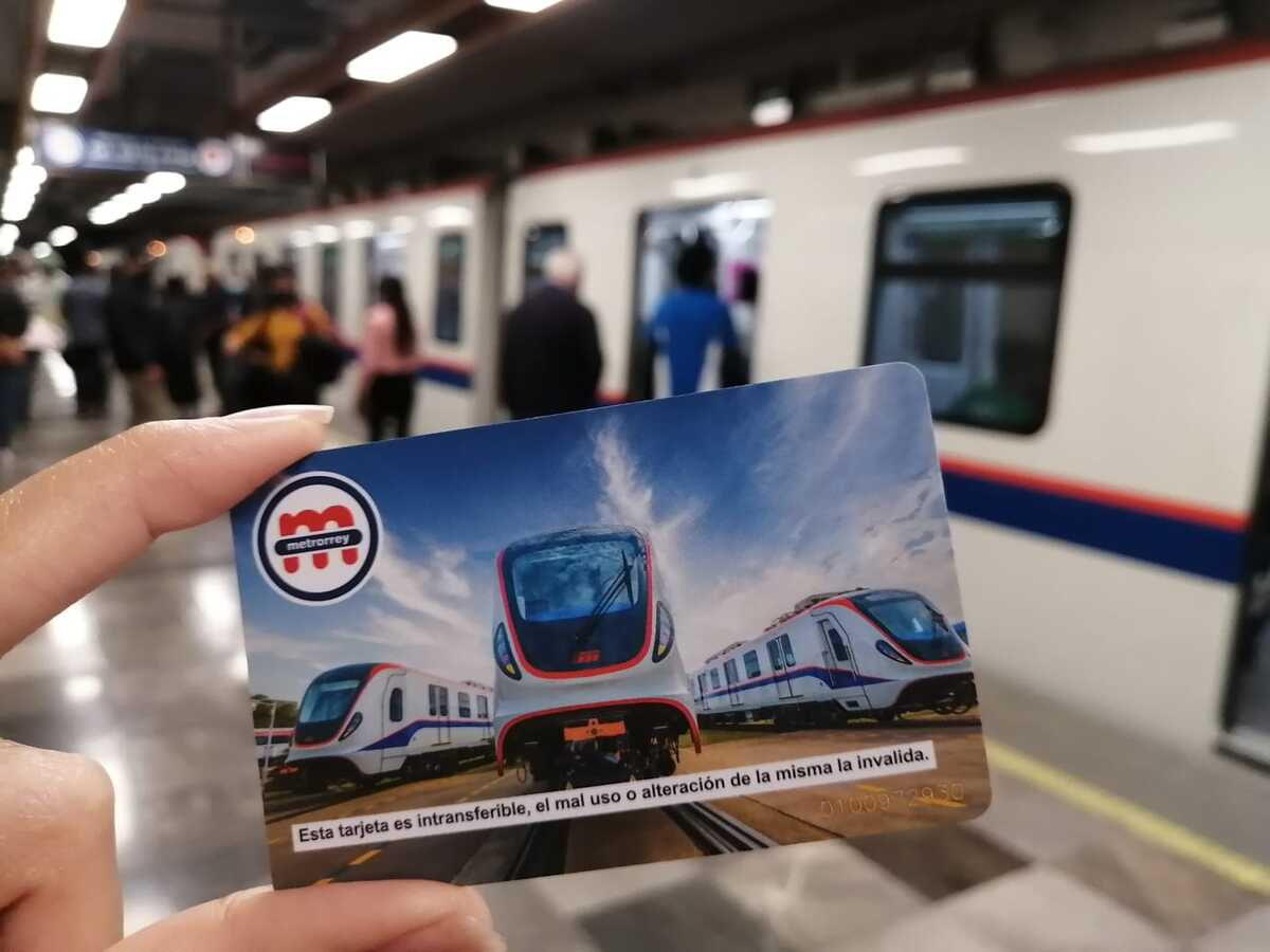 Tarjeta MIA para uso del Metro en Monterrey |  Deenitza Almanza