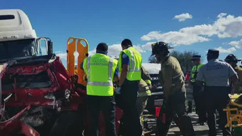 Accidente en la carretera México-Querétaro deja un menor fallecido y 10 heridos
