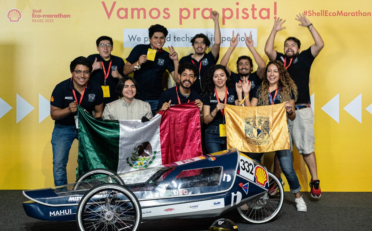 Los alumnos de la UNAM con su vehículo | UNAM