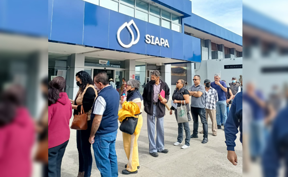 Pagos en el SIAPA ocasioan fila en arranque de año (Josefina Ruiz)