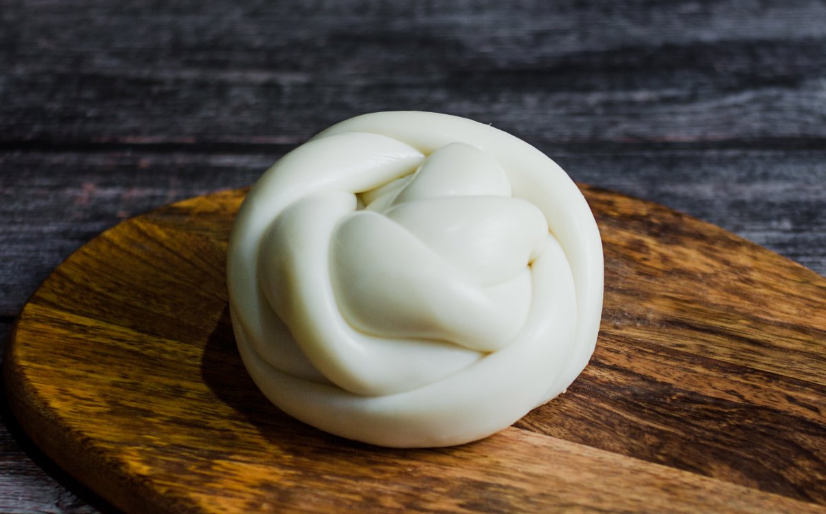Te decimos en qué lugar fue catalogado el queso Oaxaca (Shutterstock).