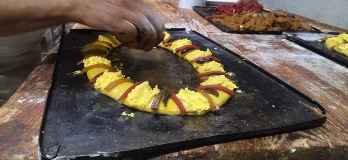 Hasta tres días de producción de rosca de reyes toma satisfacer la demanda en esta época (Diana Barajas)