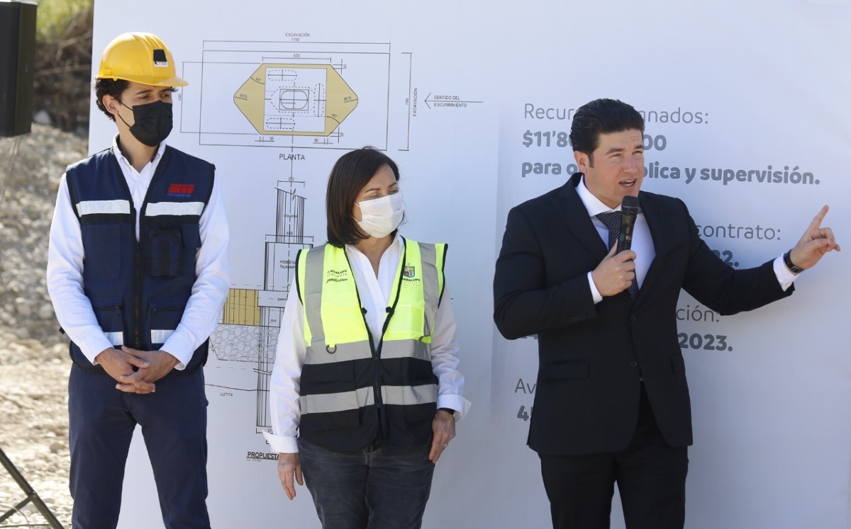 Roberto Abraham Vargas Molina, Cristina Díaz y Samuel García, durante trabajos de la Línea 1 en Guadalupe.